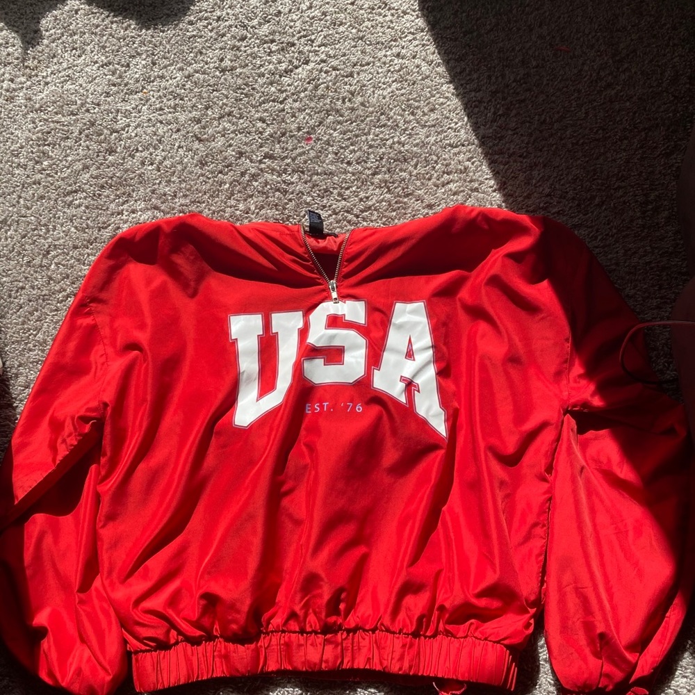 FOREVER 21 hooded red windbreaker
